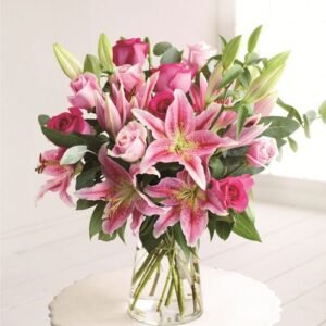 centro rosas y lilium rosados